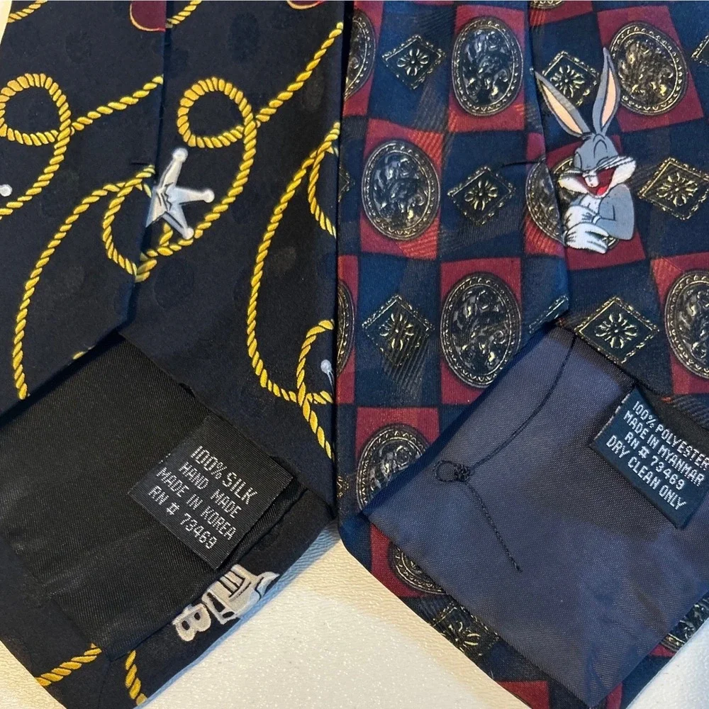 Vintage Looney Tunes Ties Bugs Bunny Wile Coyote Set Of‎ 2